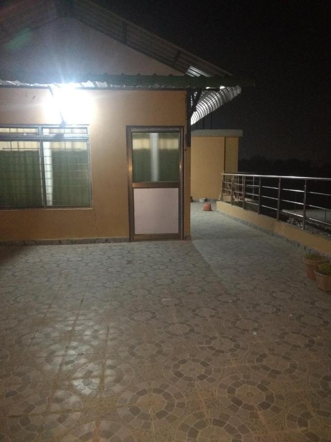 Woodland Lodge And Restaurant Guwahati Exterior foto