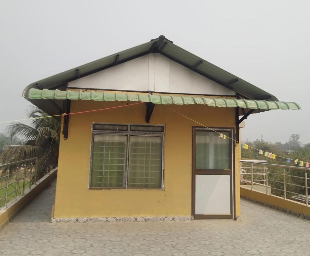 Woodland Lodge And Restaurant Guwahati Exterior foto